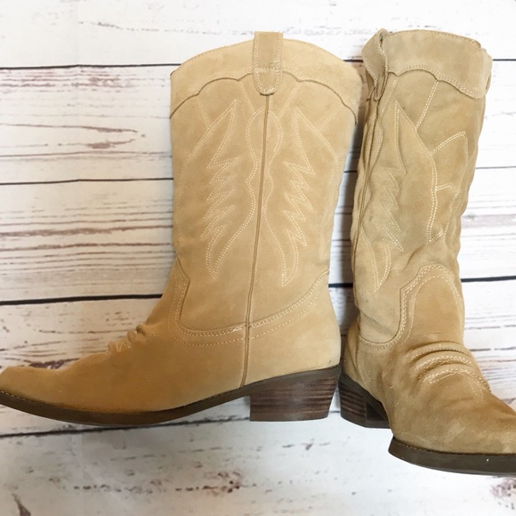 light tan cowgirl boots